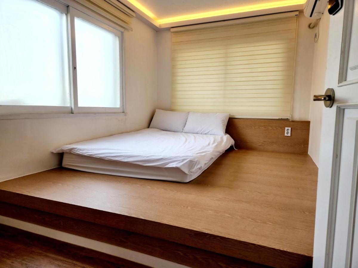 Huayuanhouse HQ in hongdae Hotel Seoel Buitenkant foto