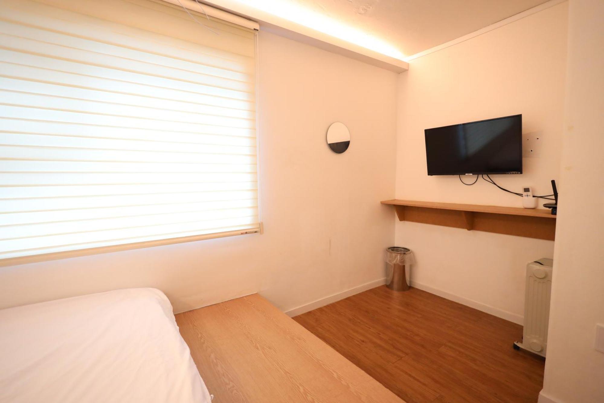 Huayuanhouse HQ in hongdae Hotel Seoel Buitenkant foto